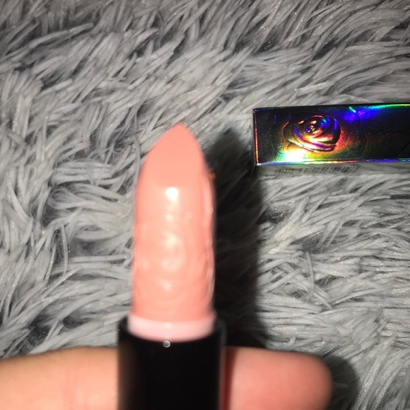 Mac Cosmetics Selena edition lipstick Selena Vive - Picture 8 of 13